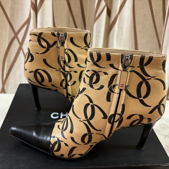 🆕 Chanel CC Runaway ankle boots👢 - Picture 10 of 13
